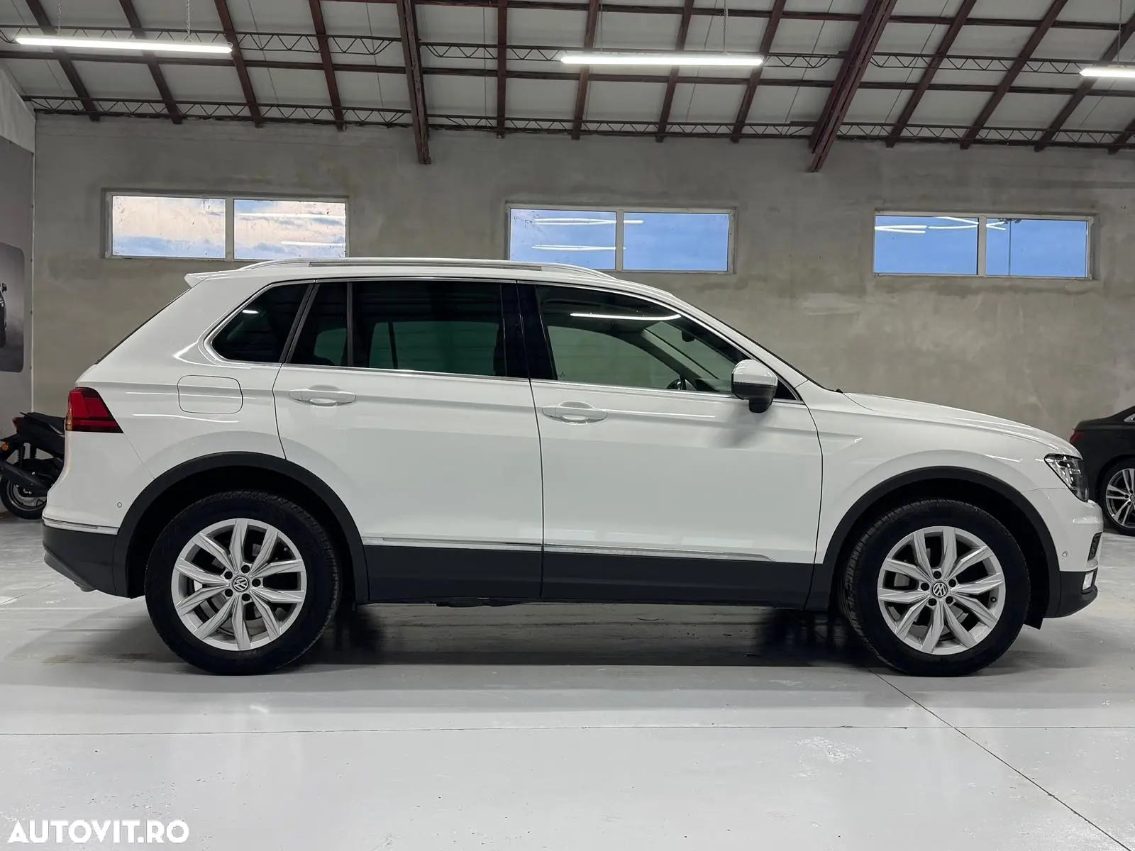 Volkswagen Tiguan 2.0 TDI Highline 4Motion BlueMotion Tech - Imagine 4