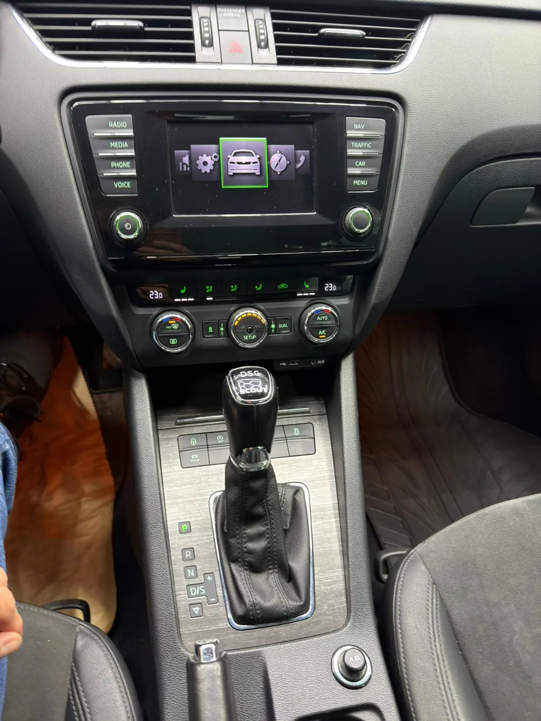 Skoda Octavia 2.0 TDI Scout 4x4 - Imagine 12