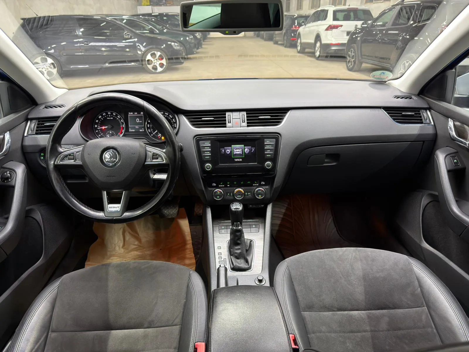 Skoda Octavia 2.0 TDI Scout 4x4 - Imagine 10