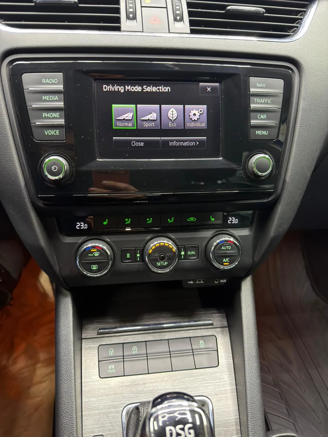 Skoda Octavia 2.0 TDI Scout 4x4 - Imagine 13