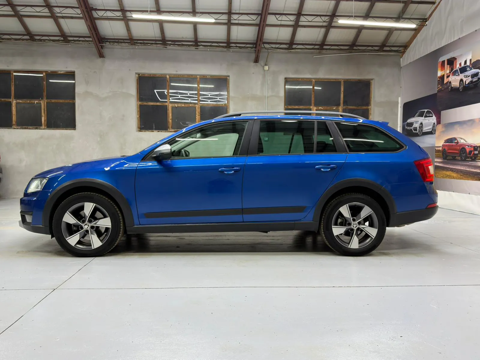 Skoda Octavia 2.0 TDI Scout 4x4 - Imagine 7