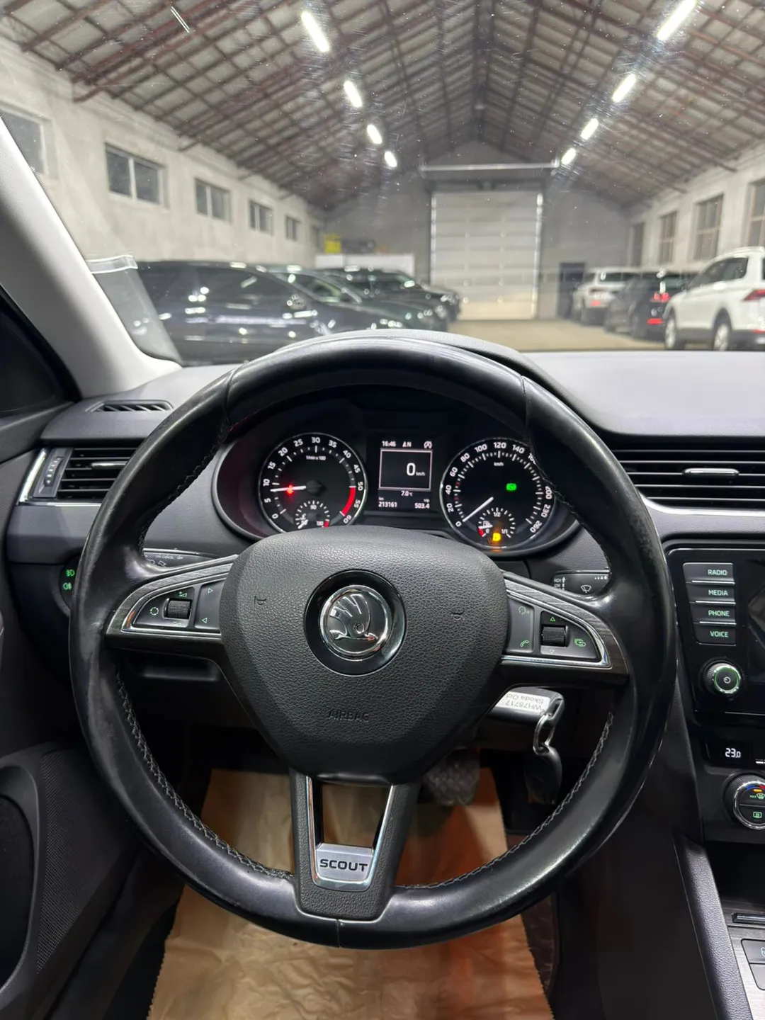 Skoda Octavia 2.0 TDI Scout 4x4 - Imagine 8