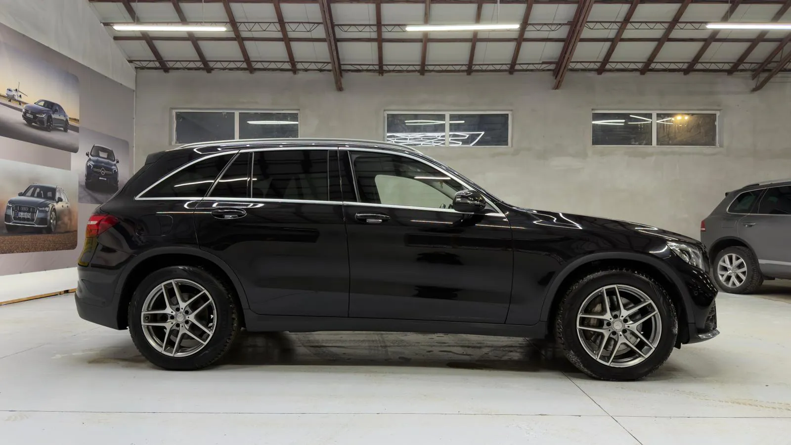 MERCEDES BENZ GLC 250d 4 MATIC - AMG Pachet  - Imagine 4