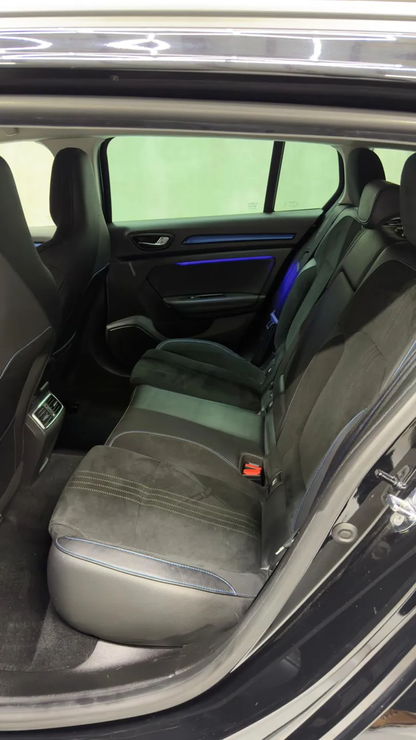 Renault Megane Grand Tour GT - Imagine 12