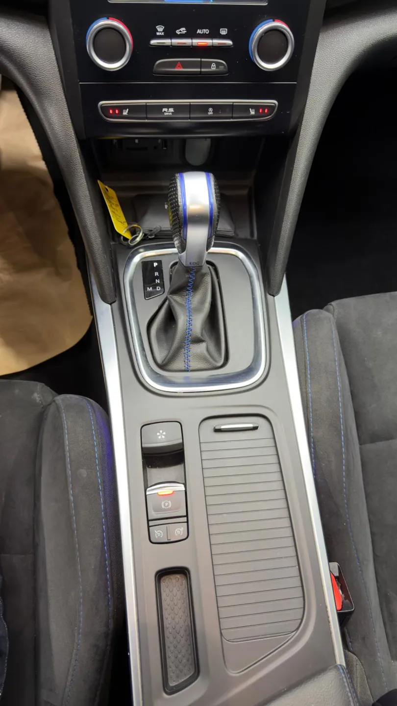 Renault Megane Grand Tour GT - Imagine 23