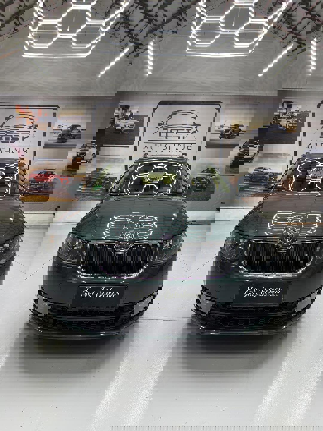 Skoda Octavia 2.0 TDI Laurin & Klement 4x4 - Image 6