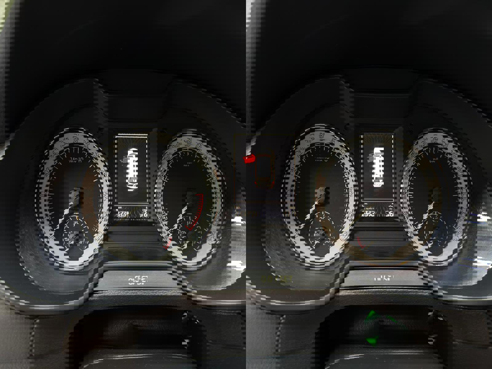 Skoda Octavia 2.0 TDI Laurin & Klement 4x4 - Image 14