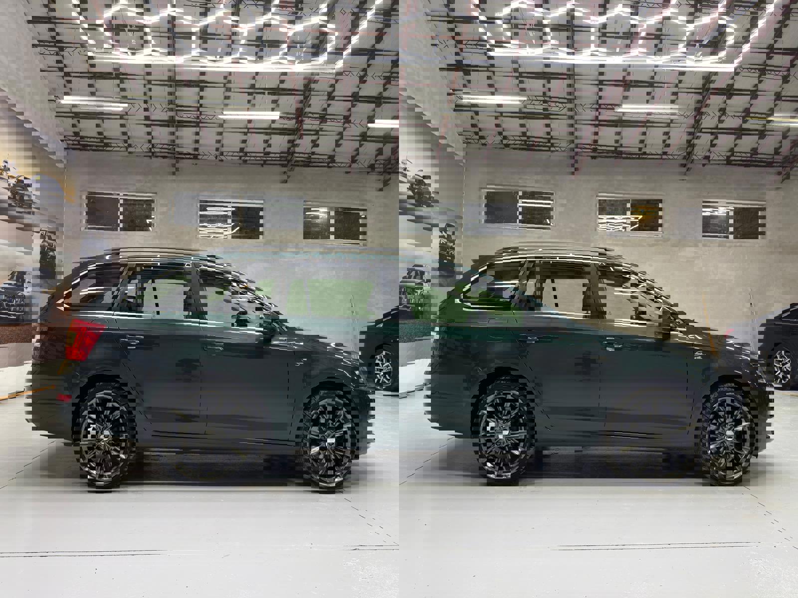 Skoda Octavia 2.0 TDI Laurin & Klement 4x4 - Image 3