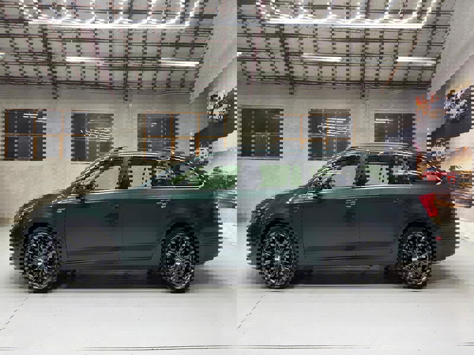 Skoda Octavia 2.0 TDI Laurin & Klement 4x4 - Image 5