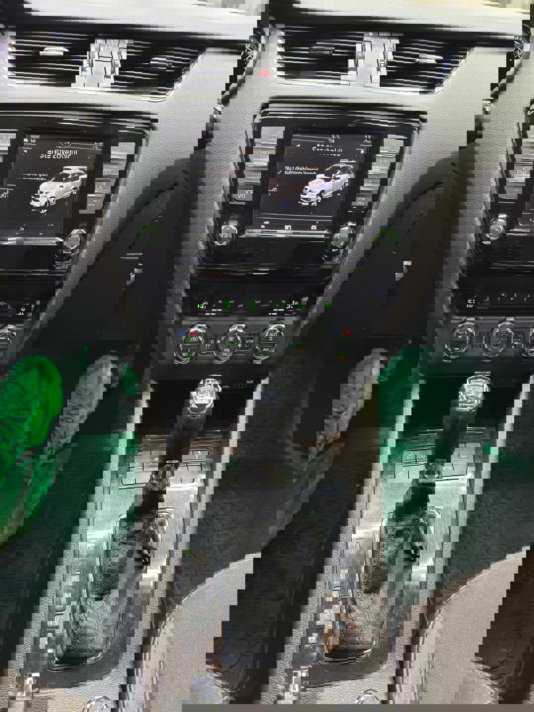 Skoda Octavia 2.0 TDI Laurin & Klement 4x4 - Image 20