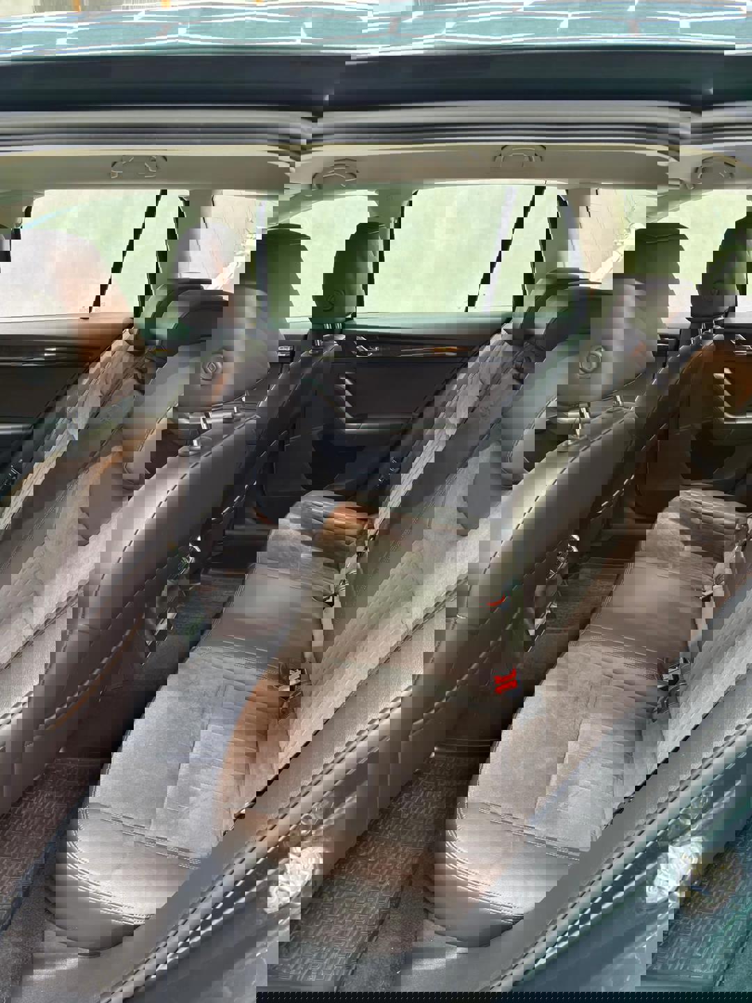 Skoda Octavia 2.0 TDI Laurin & Klement 4x4 - Image 10