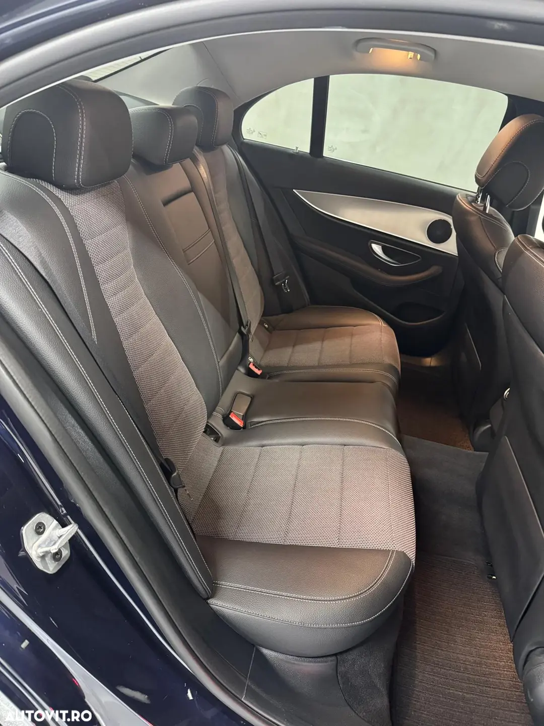 E 220 d 9G-TRONIC Avantgarde - Imagine 26